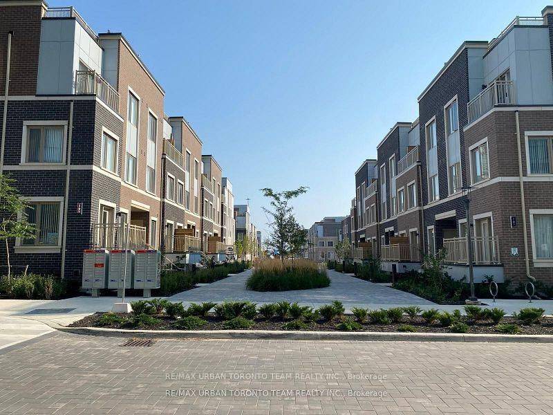 Vaughan, ON L4K 0N6,130 Honeycrisp CRES #324