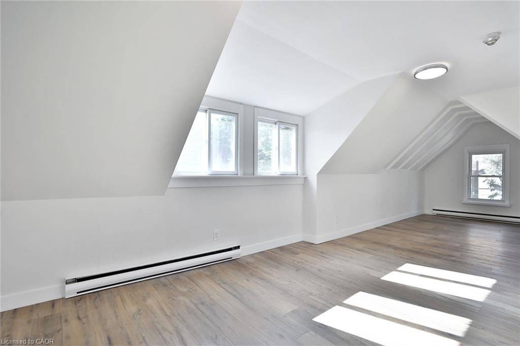 Hamilton, ON L8P 2H1,128 Herkimer ST #3