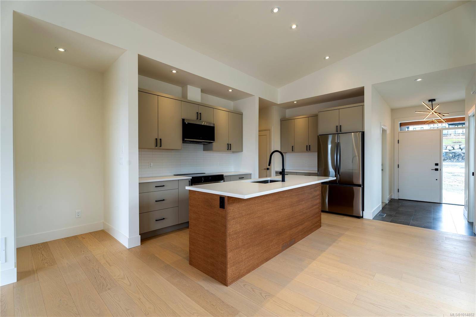 Duncan, BC V9L 0G1,3116 Woodrush Dr #117