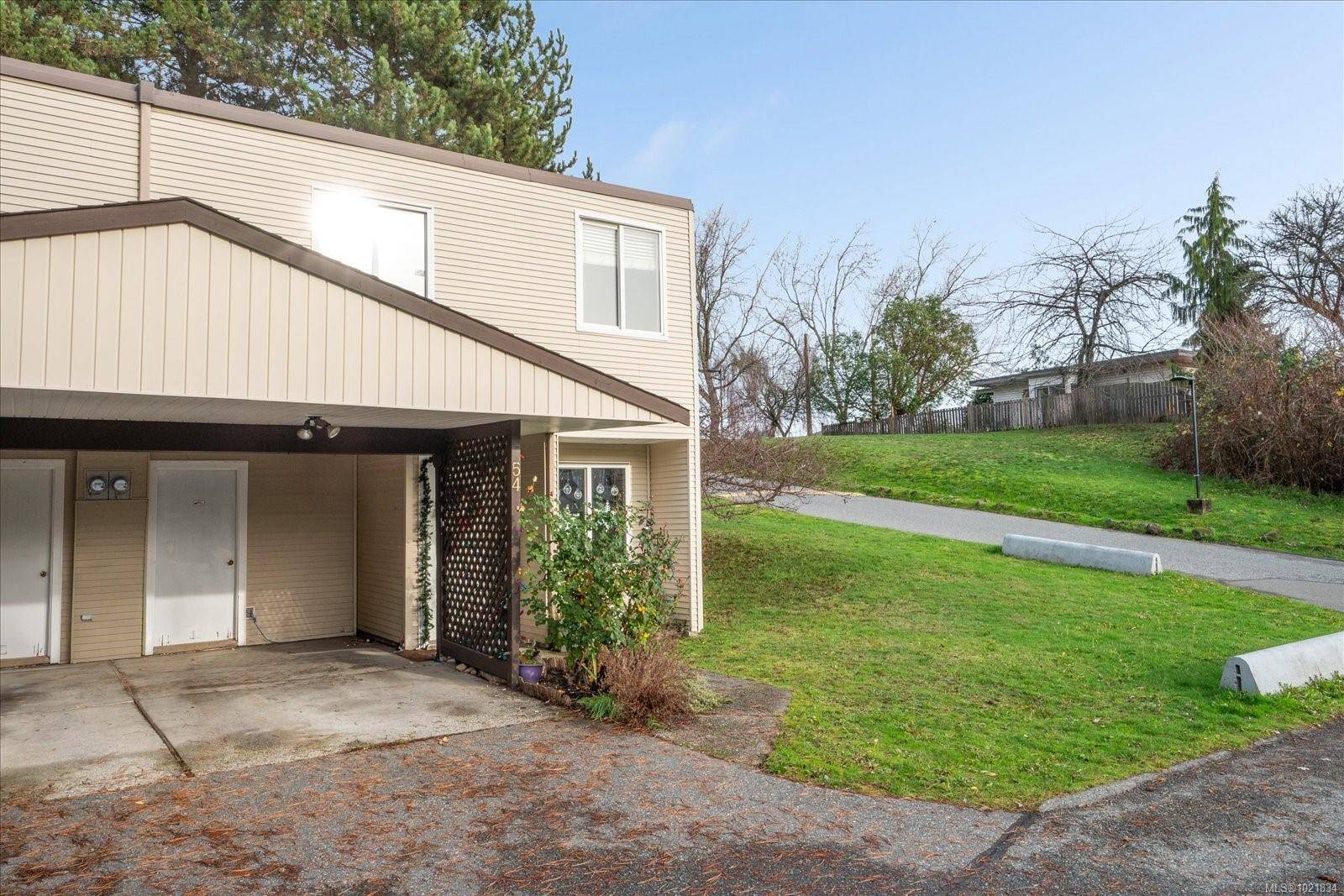 Nanaimo, BC V9R 5W5,444 Bruce Ave #54