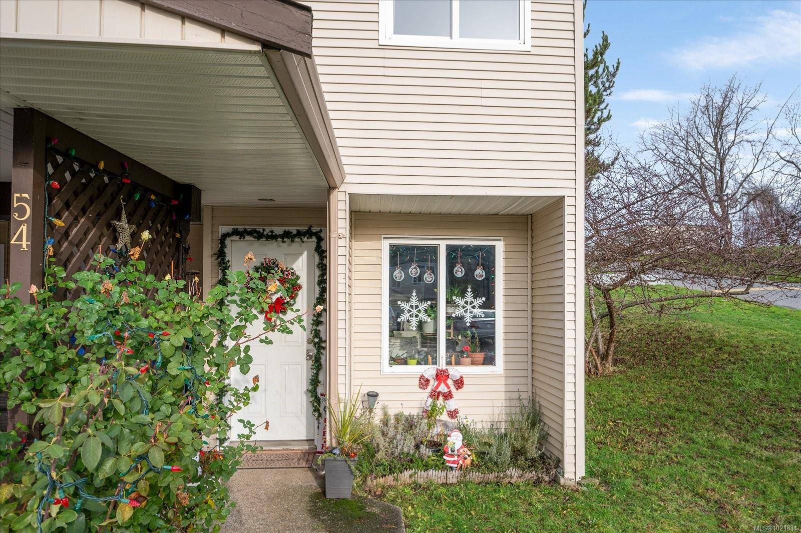 Nanaimo, BC V9R 5W5,444 Bruce Ave #54