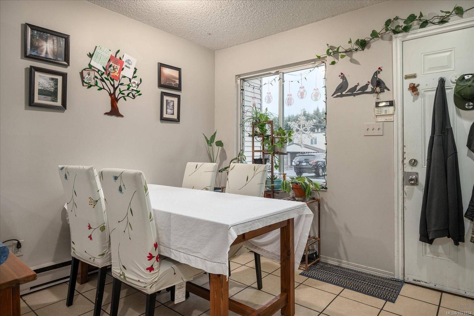 Nanaimo, BC V9R 5W5,444 Bruce Ave #54