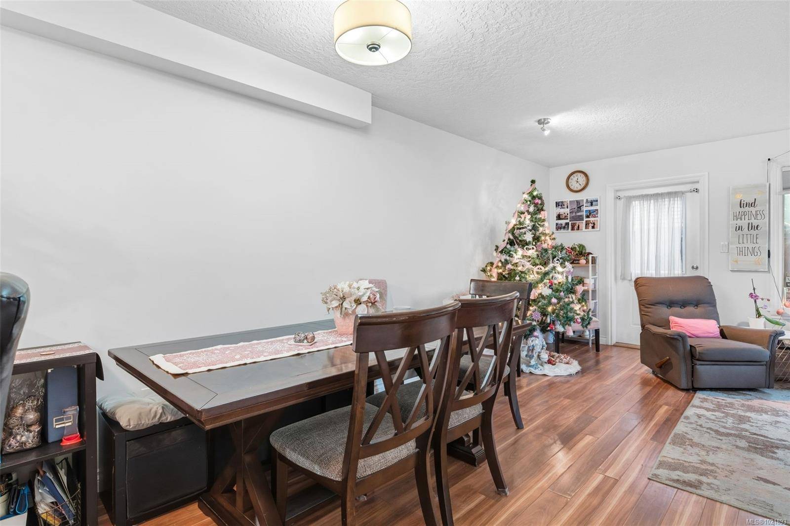 Sooke, BC V9Z 1L5,1919 Maple Ave S #101