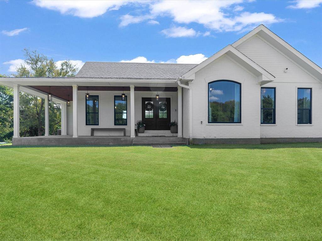 Gunter, TX 75058,946 Burke Road