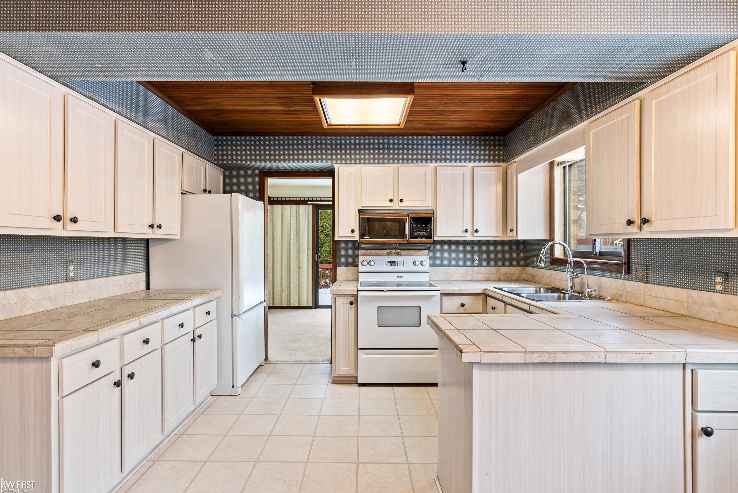 Grand Blanc, MI 48439,451 Sandehurst DR