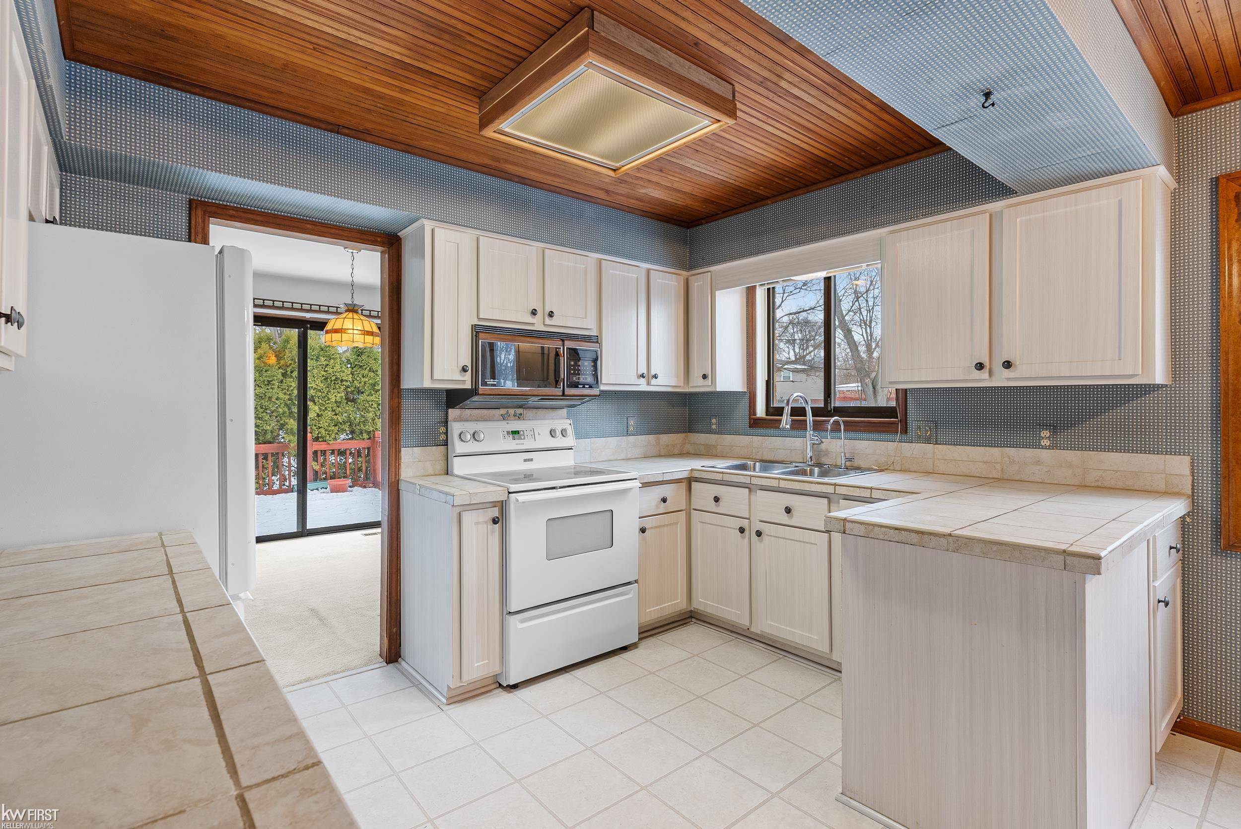 Grand Blanc, MI 48439,451 Sandehurst DR