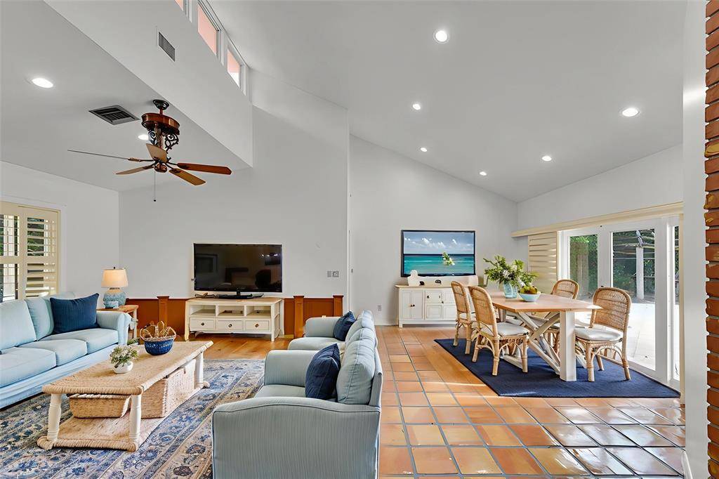 Plantation, FL 33317,401 Farmington Dr