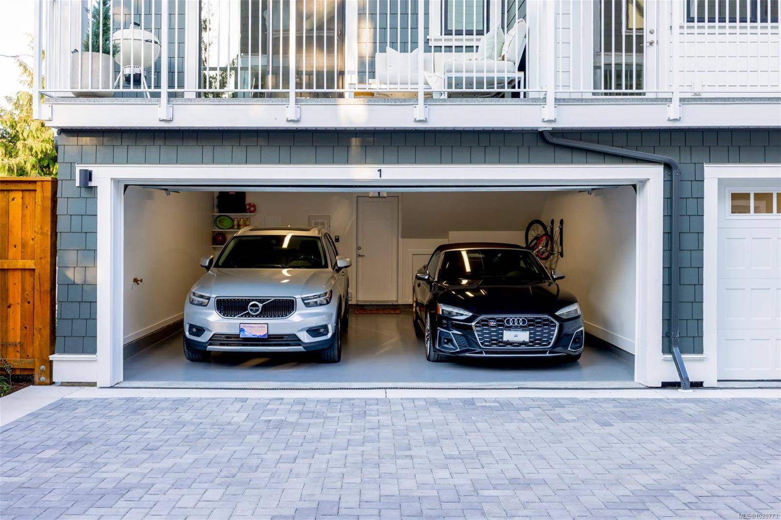 Saanich, BC V8Z 3R2,3450 Whittier Ave #TH10