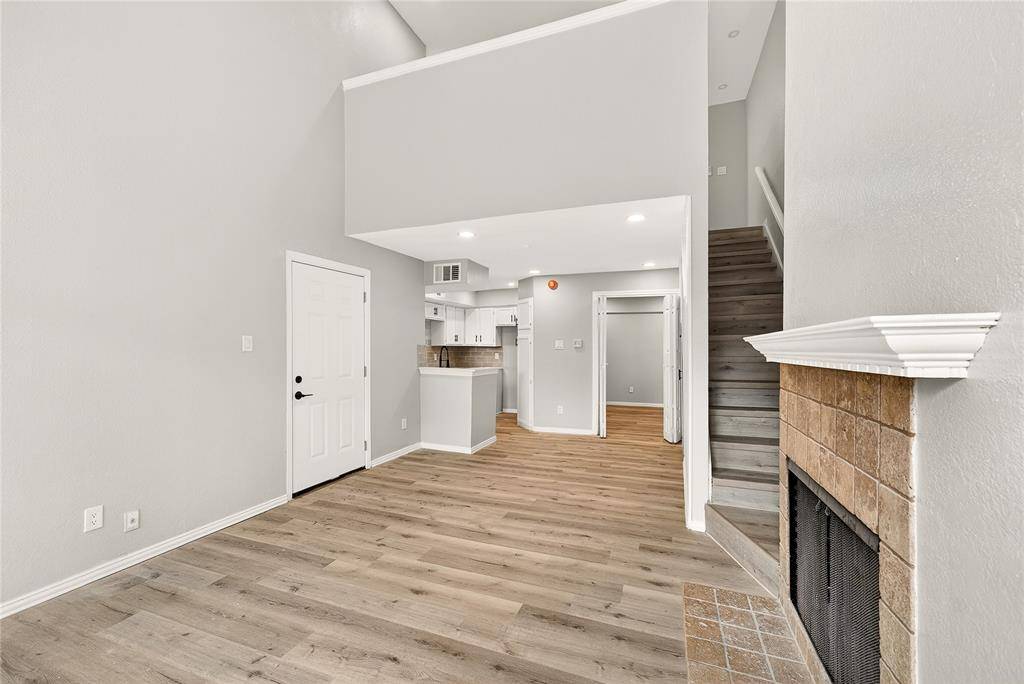 Dallas, TX 75243,9801 Walnut Street #212