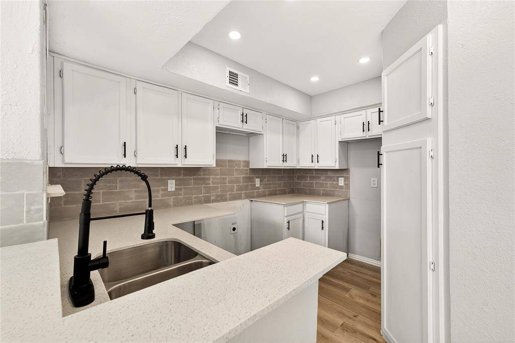 Dallas, TX 75243,9801 Walnut Street #212