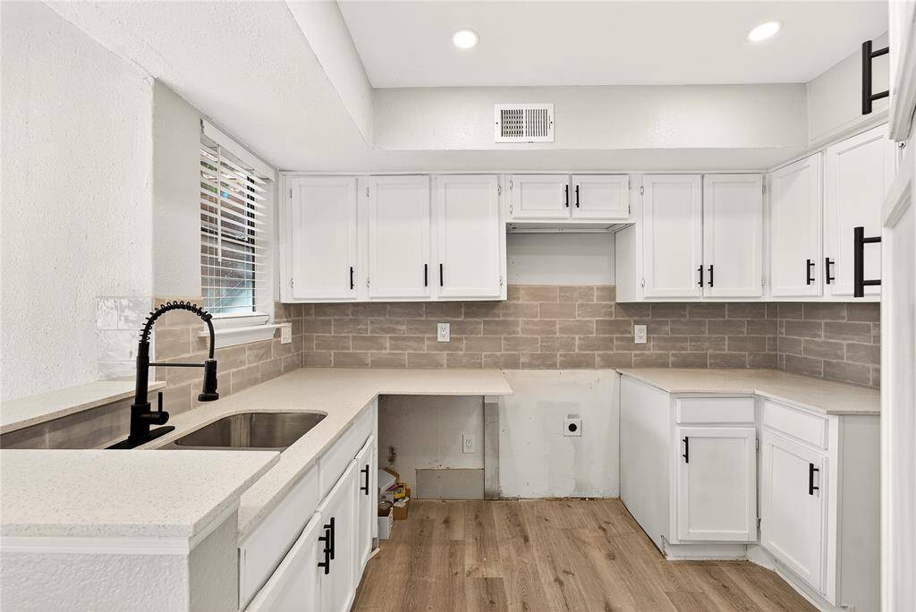 Dallas, TX 75243,9801 Walnut Street #212