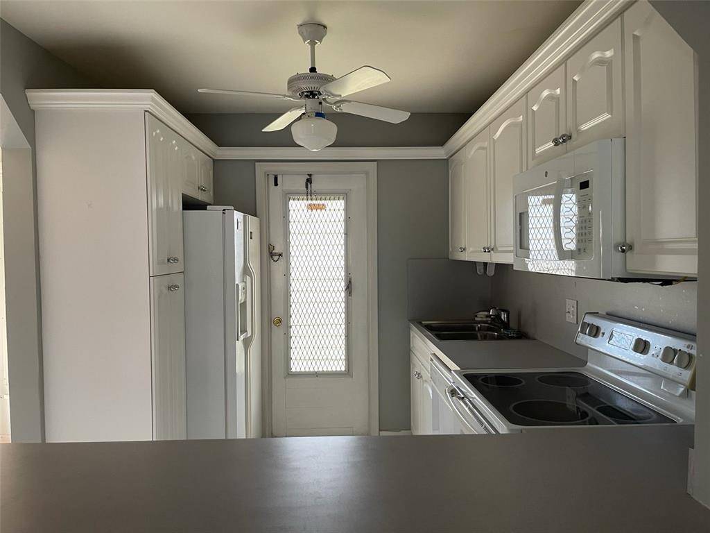 Pompano Beach, FL 33060,1100 Pine Dr #108