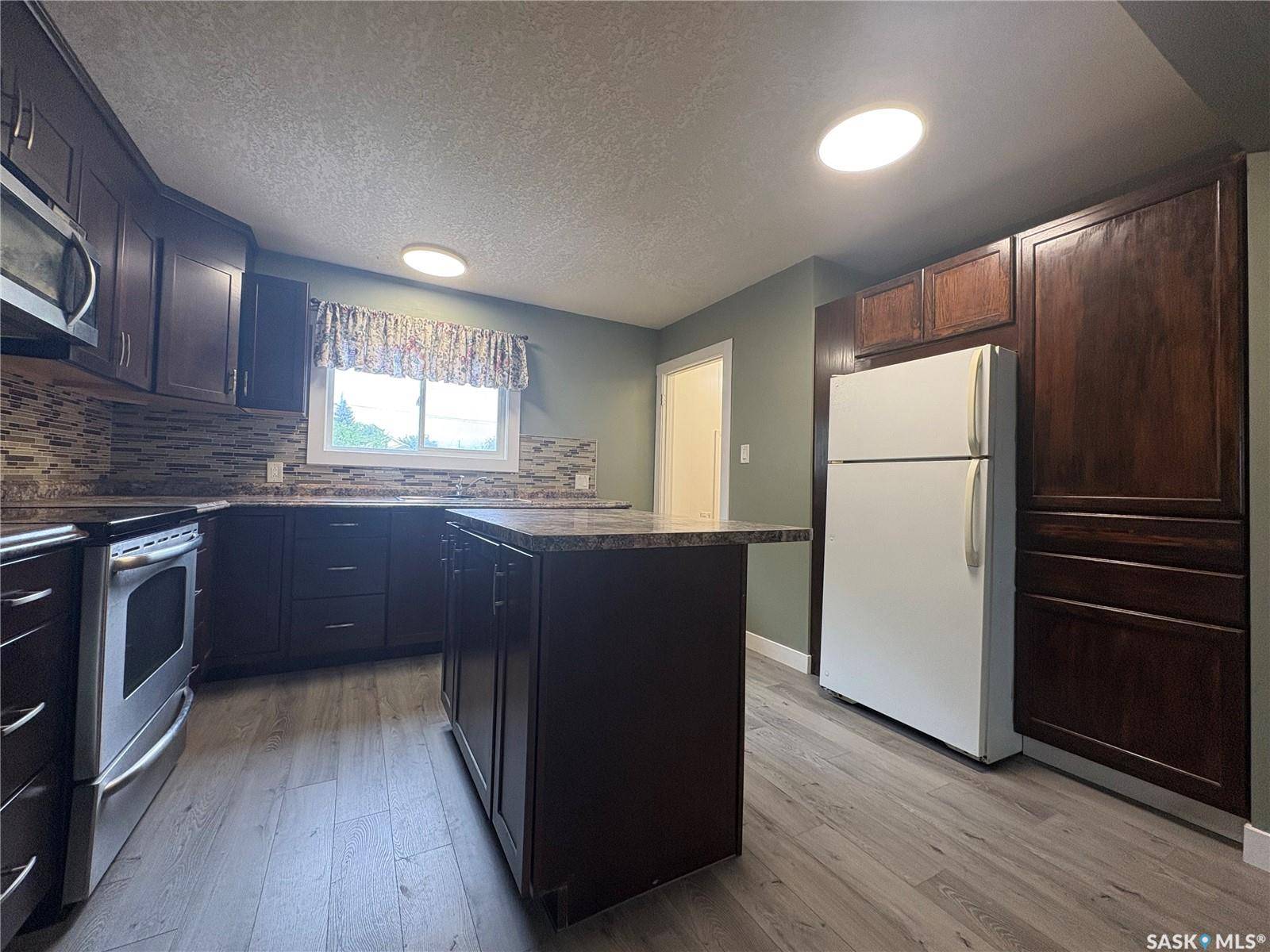 Regina, SK S4R 4Y5,419 Royal STREET