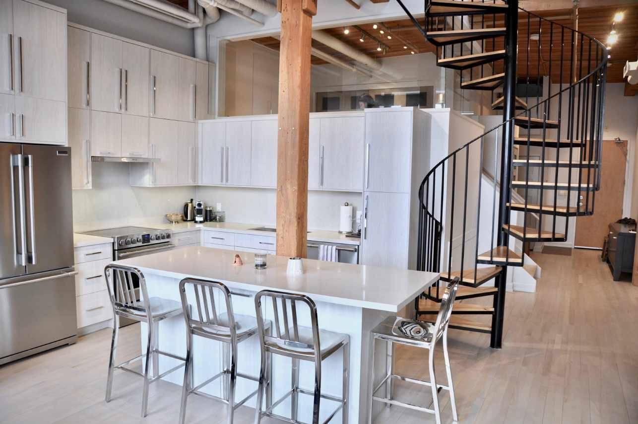 Toronto C01, ON M6J 1H2,993 Queen ST W #PH14