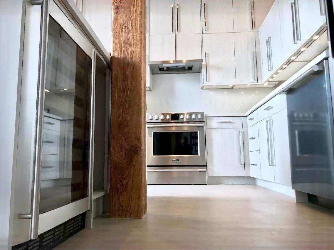 Toronto C01, ON M6J 1H2,993 Queen ST W #PH14