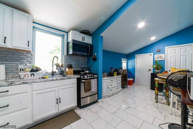 Mount Olive Twp., NJ 07828,9 Lakeview Ave