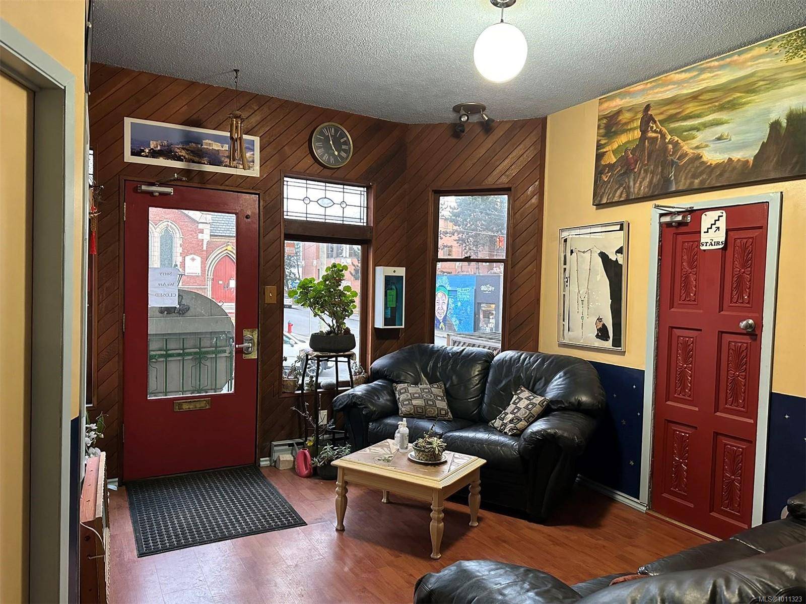 Victoria, BC V8W 2L4,1608 Quadra St