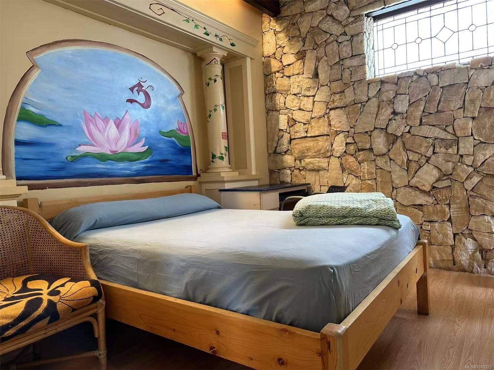 Victoria, BC V8W 2L4,1608 Quadra St