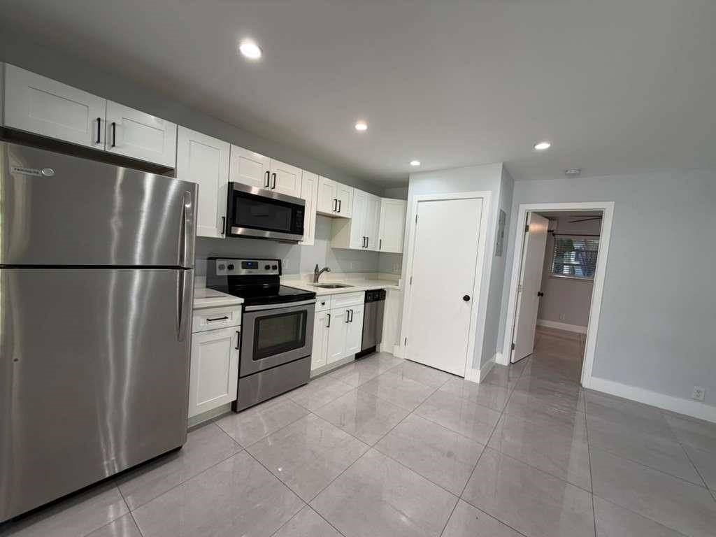 Fort Lauderdale, FL 33304,820 N Victoria Park Rd #3