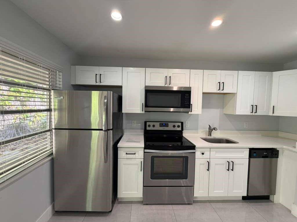 Fort Lauderdale, FL 33304,820 N Victoria Park Rd #3