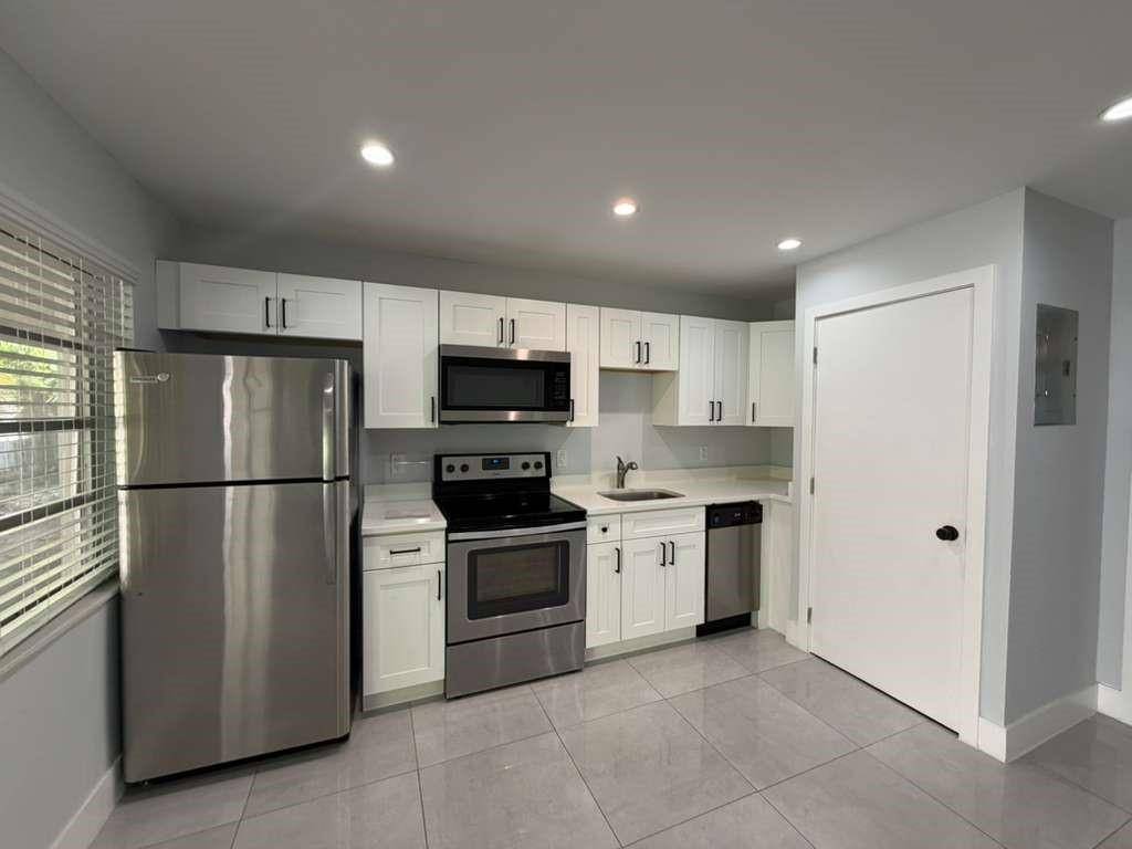 Fort Lauderdale, FL 33304,820 N Victoria Park Rd #3