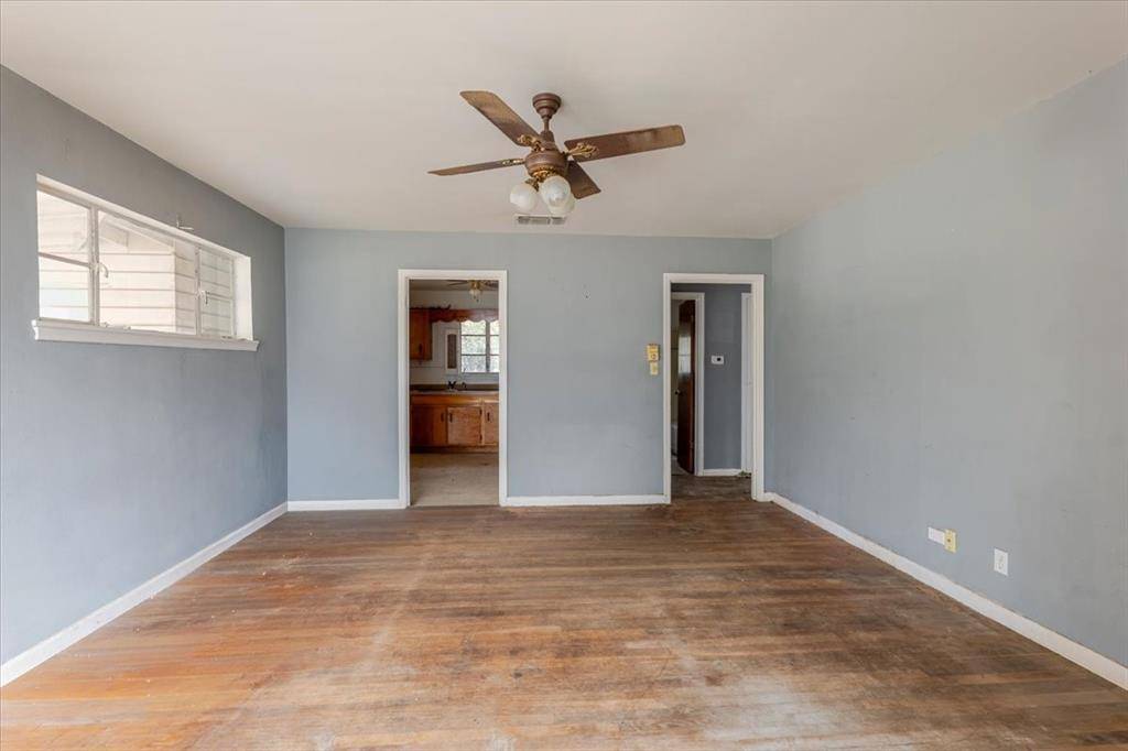 Weatherford, TX 76086,1213 S Lamar Street