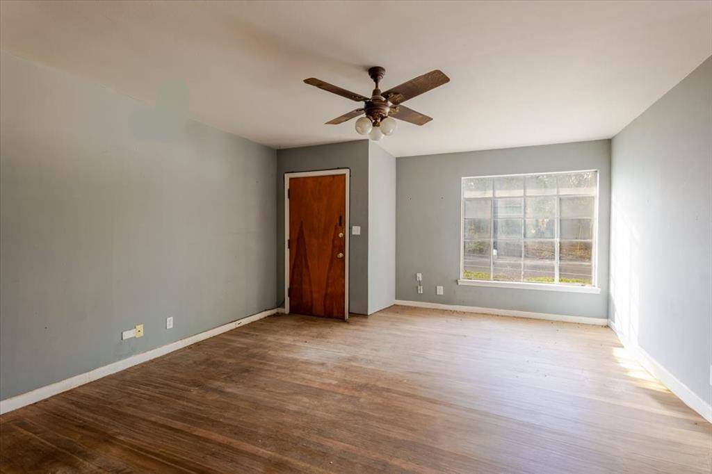 Weatherford, TX 76086,1213 S Lamar Street