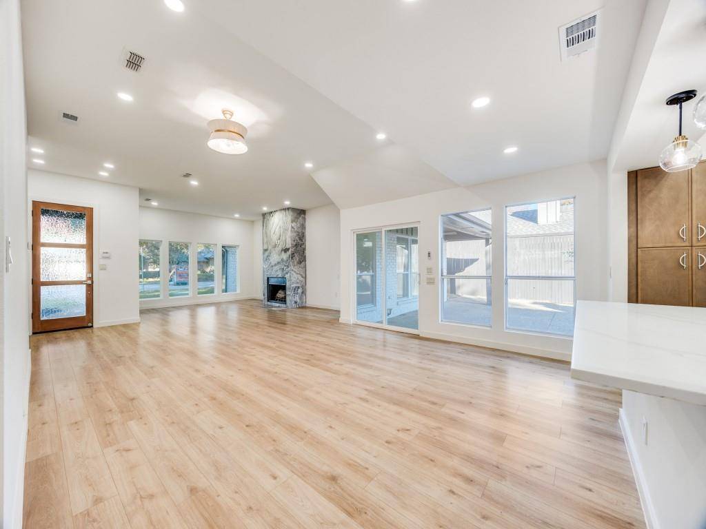 Plano, TX 75075,2100 Woodburn Corner