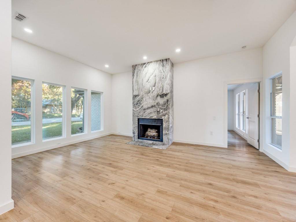 Plano, TX 75075,2100 Woodburn Corner