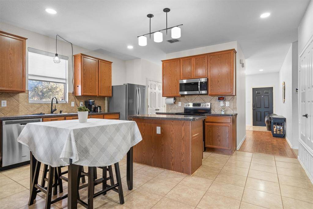 Corinth, TX 76210,2715 Tori Oak Trail