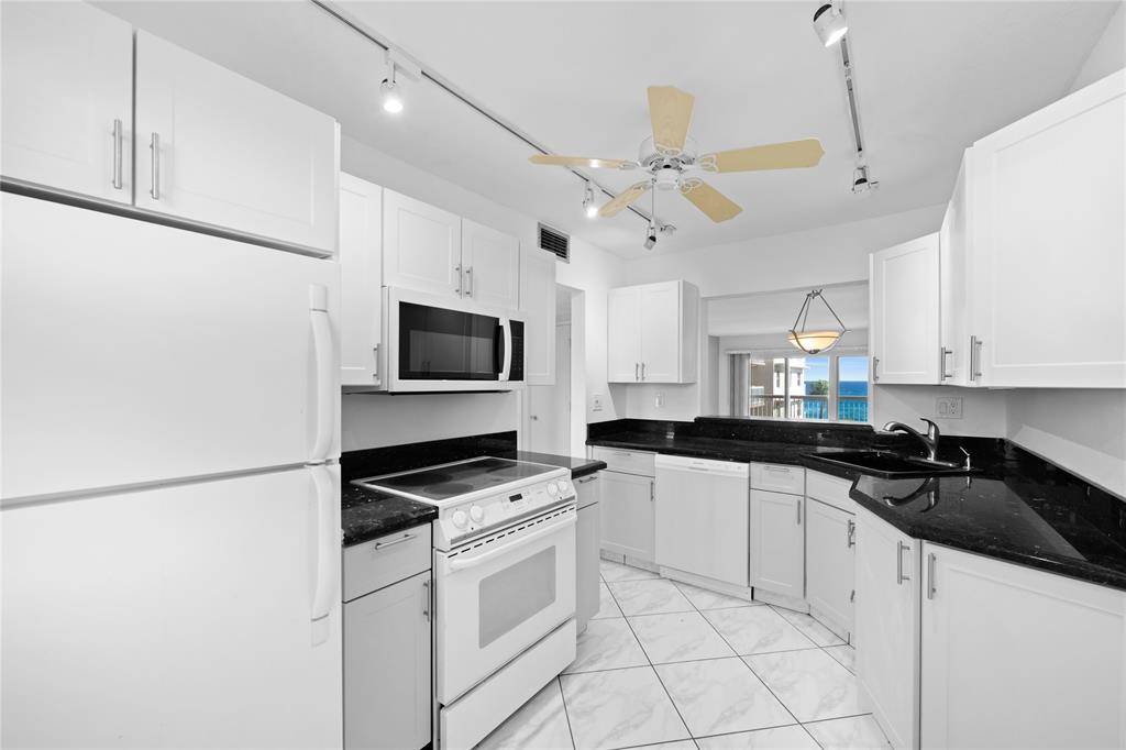 Hillsboro Beach, FL 33062,1069 Hillsboro Mile #507