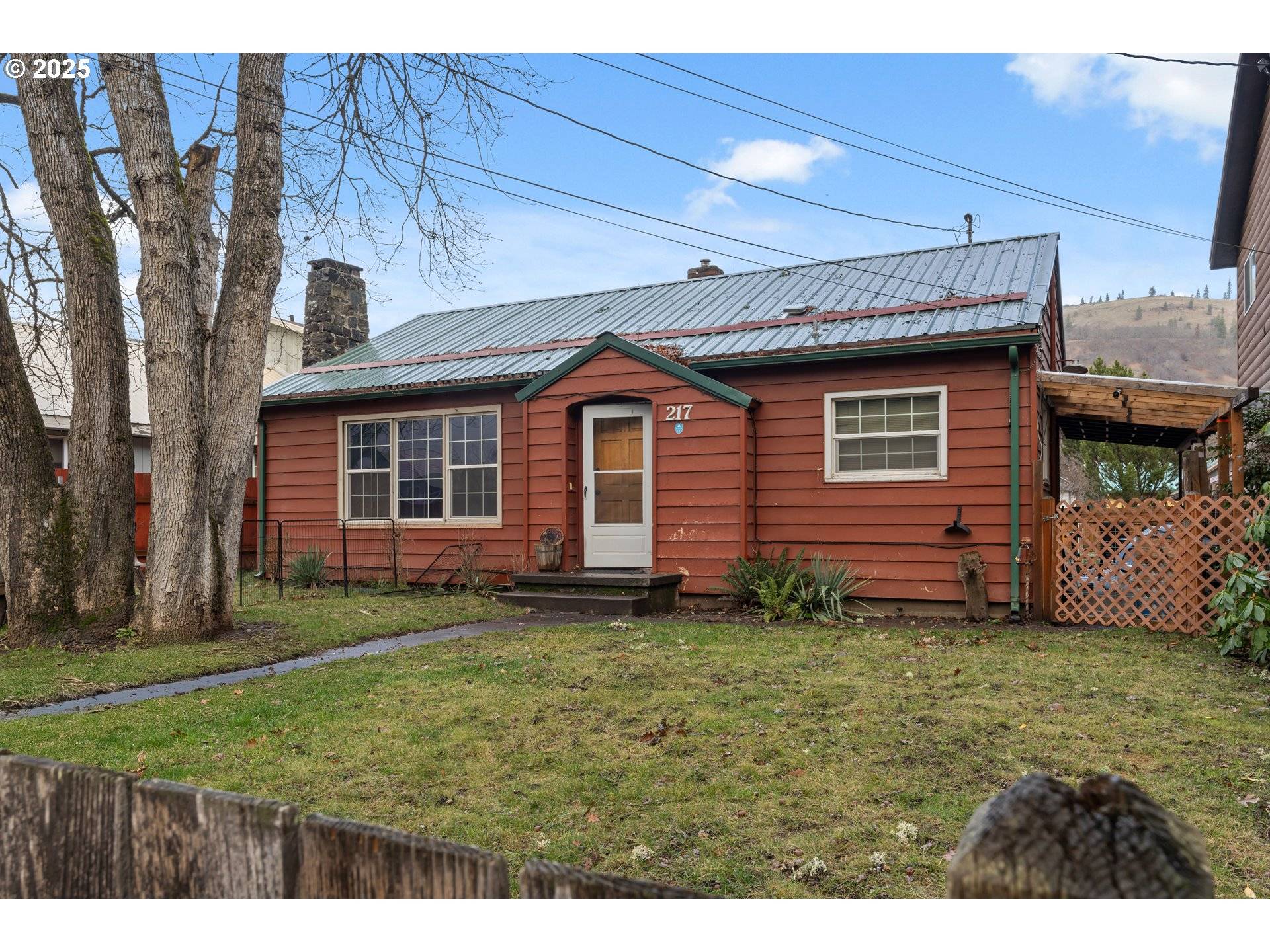 Klickitat, WA 98628,217 2ND ST