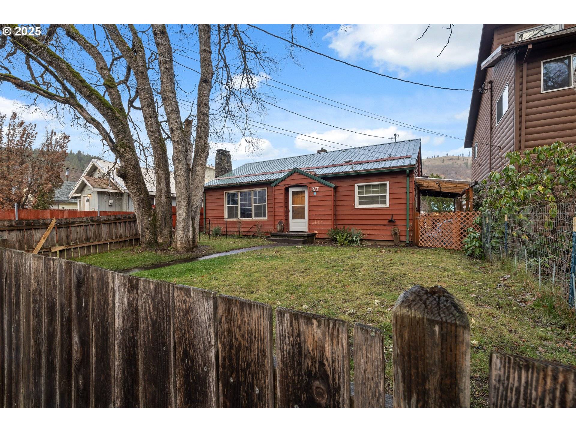 Klickitat, WA 98628,217 2ND ST