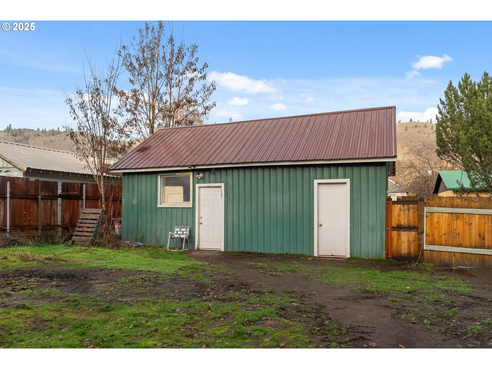 Klickitat, WA 98628,217 2ND ST