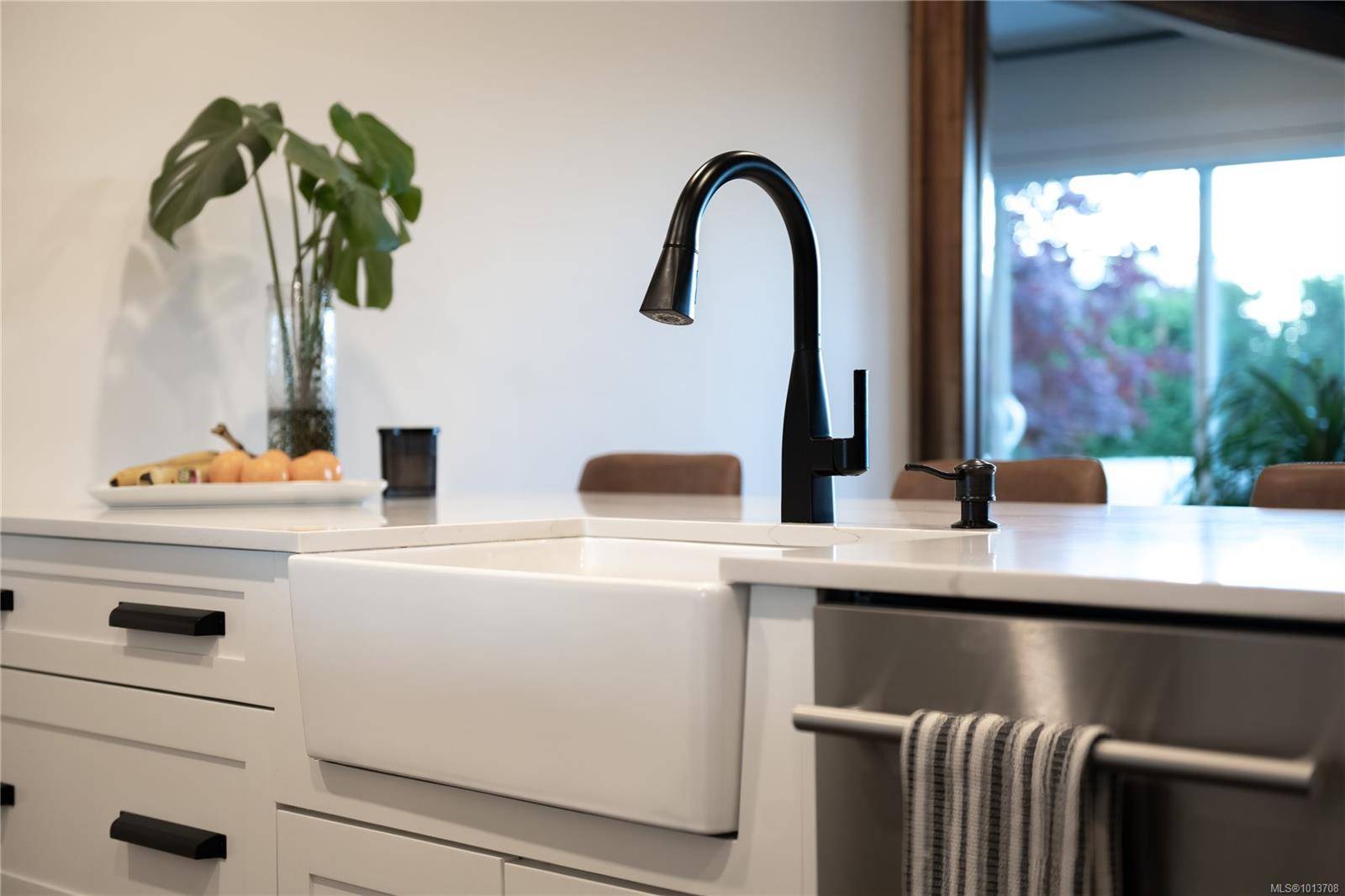 Nanaimo, BC V9T 6E7,6073 Pleasant Valley Way