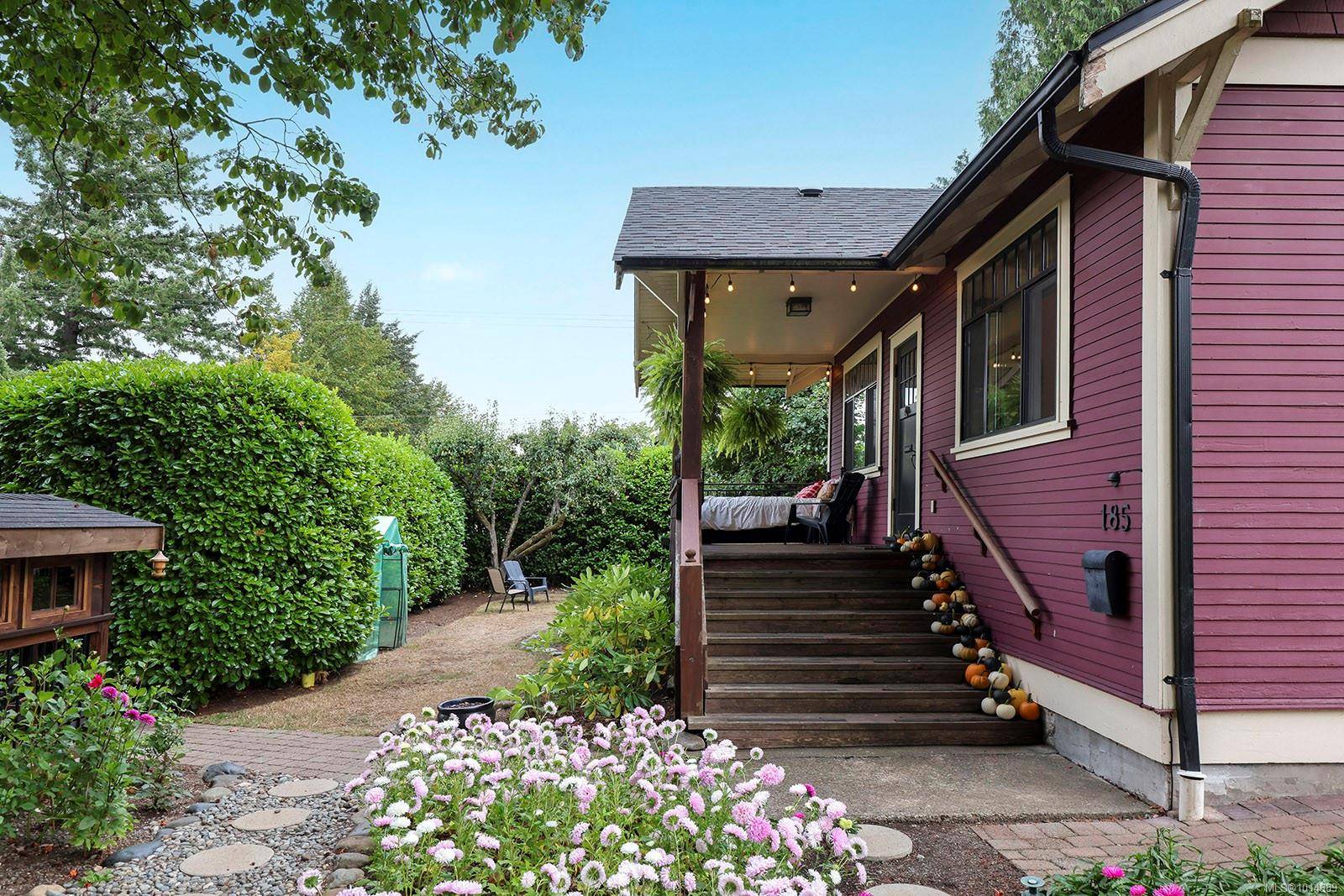 Courtenay, BC V9N 2M3,185 Duncan Ave