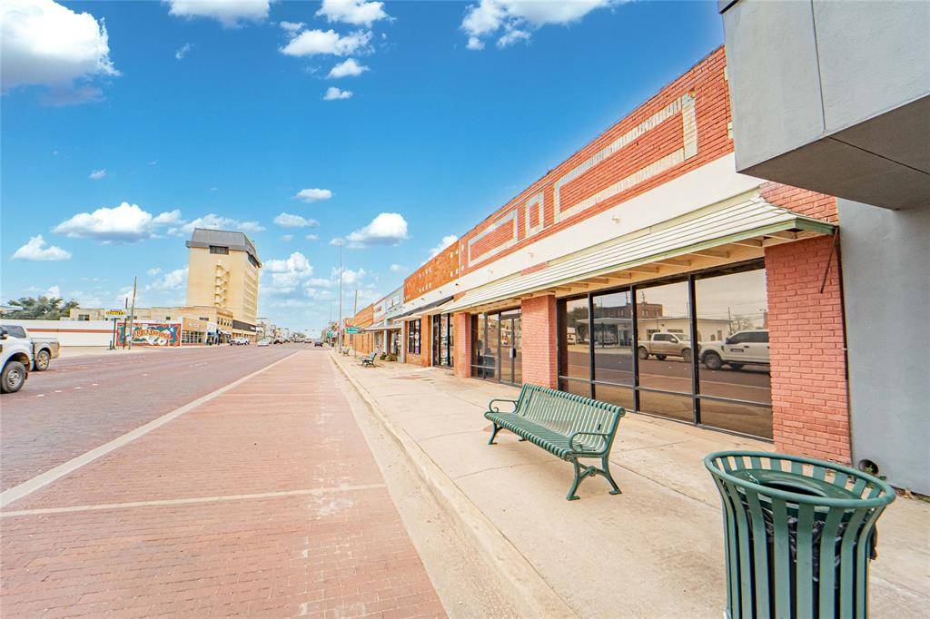 Breckenridge, TX 76424,220 E Walker Street