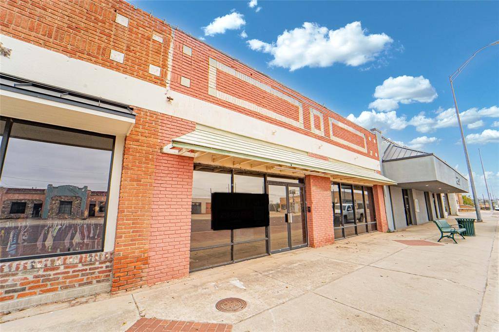 Breckenridge, TX 76424,220 E Walker Street