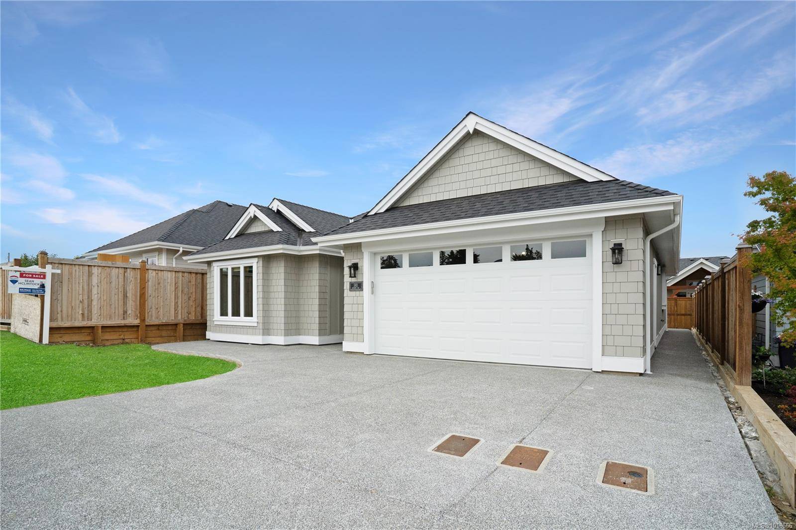 Parksville, BC V9P 1H3,612 Rainbow Way