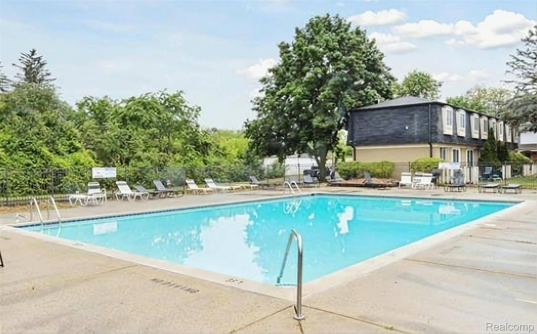 Shelby Twp, MI 48317,2040 Orchard Crest ST