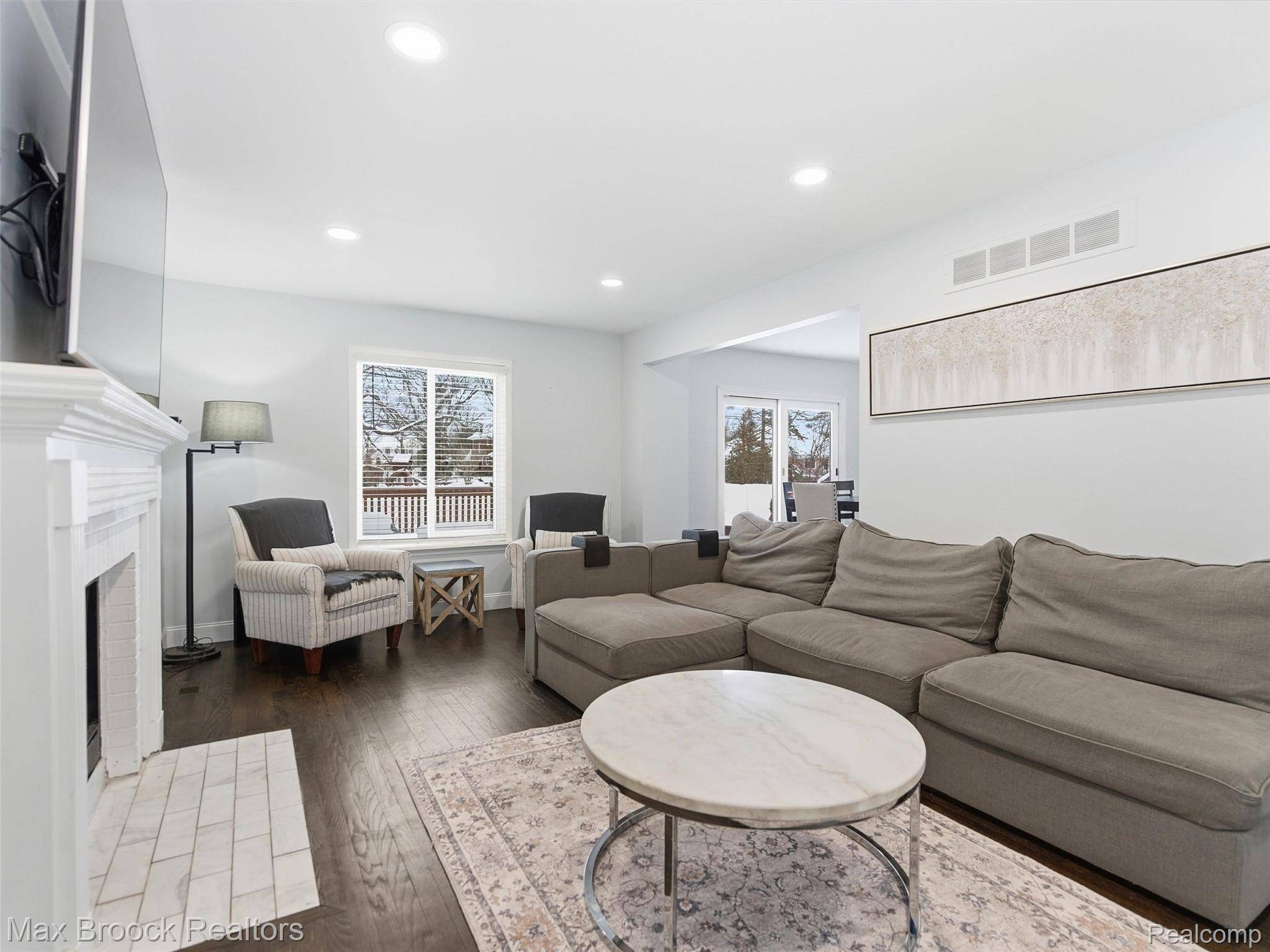 West Bloomfield, MI 48324,3655 Walnut