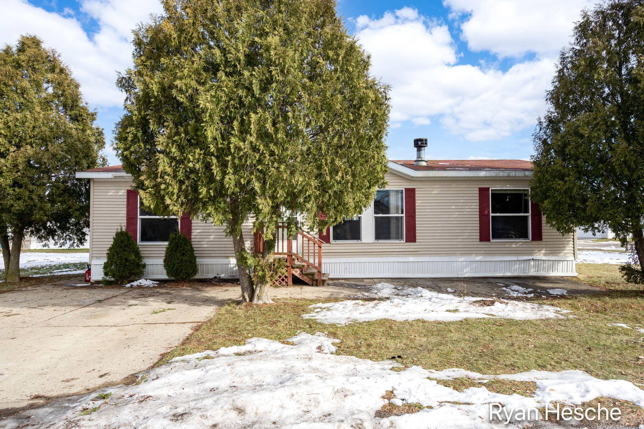 Ionia, MI 48846,360 E Tuttle RD #82