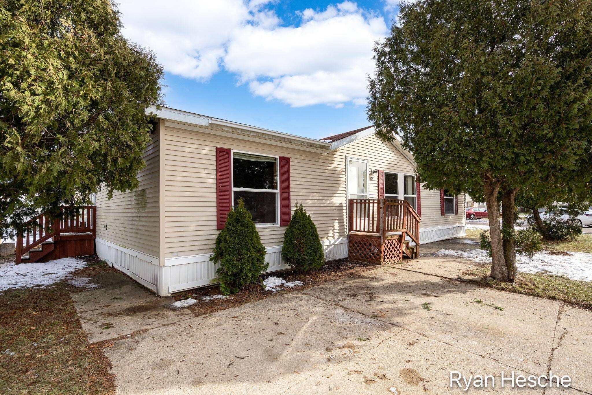 Ionia, MI 48846,360 E Tuttle RD #82