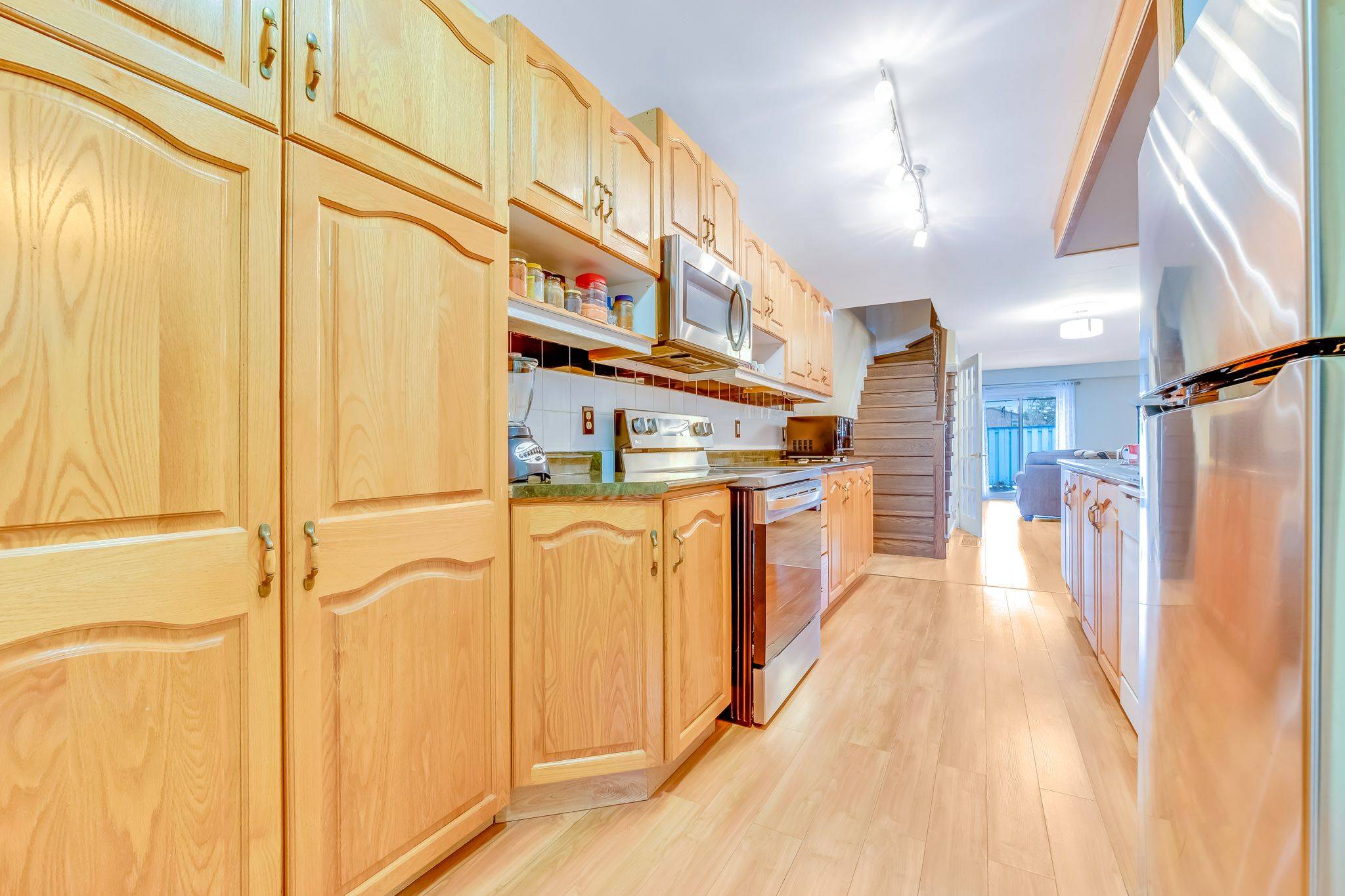 Toronto E11, ON M1B 4K4,47 Jacob Fisher DR