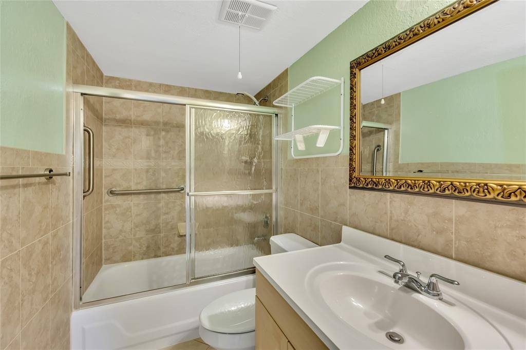 Margate, FL 33063,271 NW 76 AVE #206