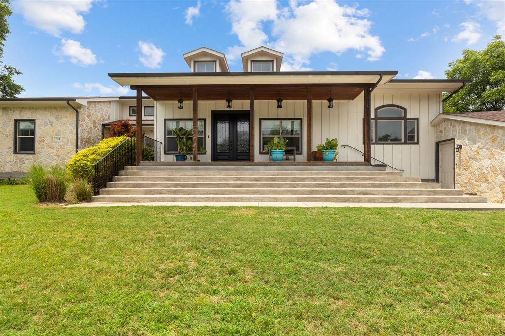 Dallas, TX 75224,734 Monssen Parkway