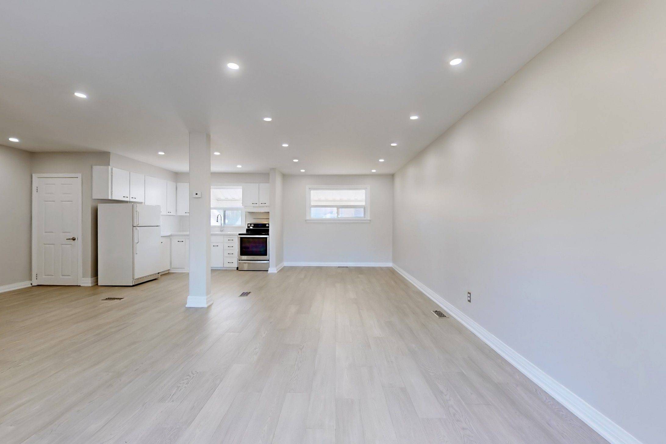 Richmond Hill, ON L4C 1B7,438 Centre ST E