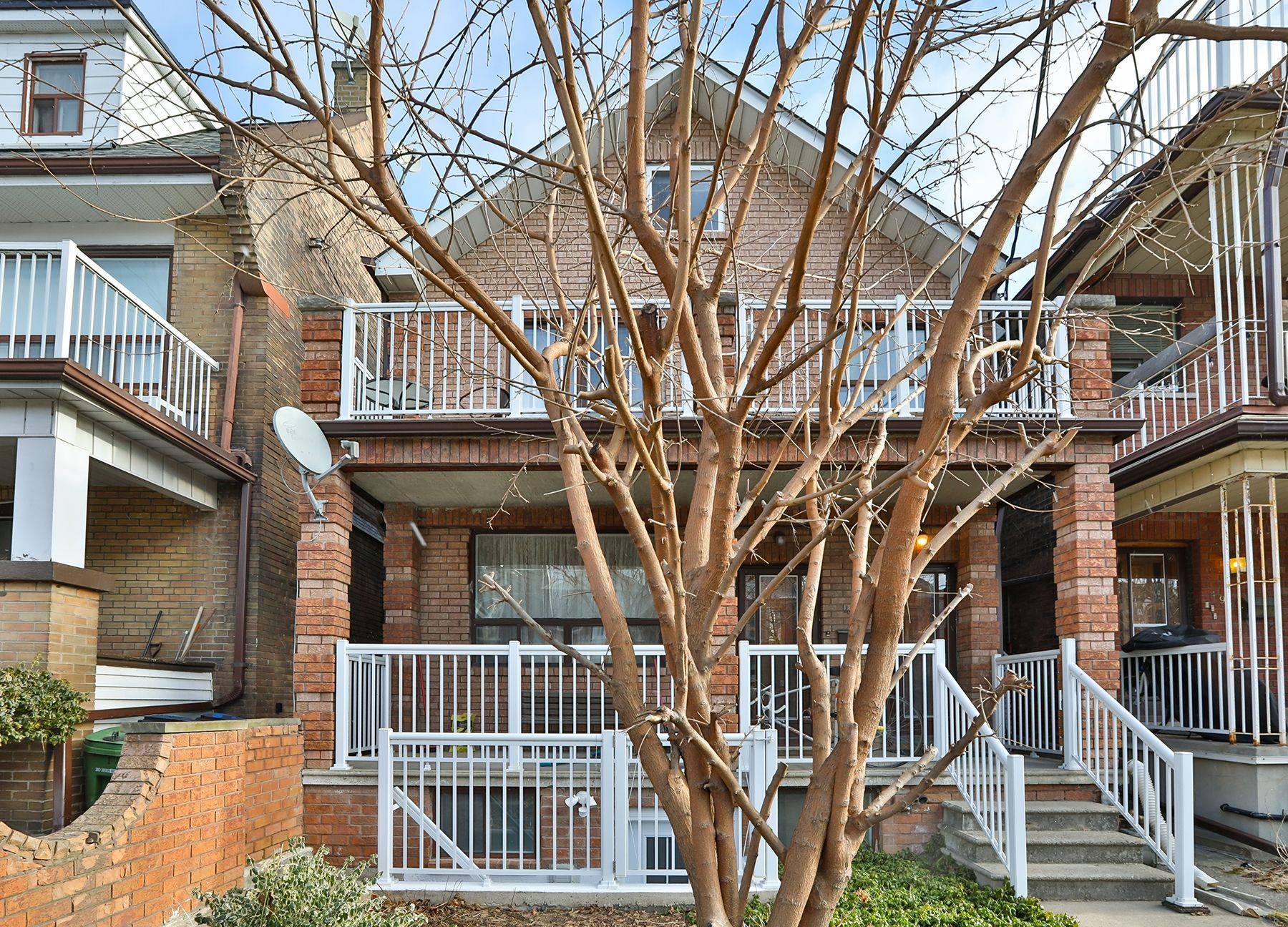 Toronto W02, ON M6H 3W4,499 St Clarens AVE #Unit 2