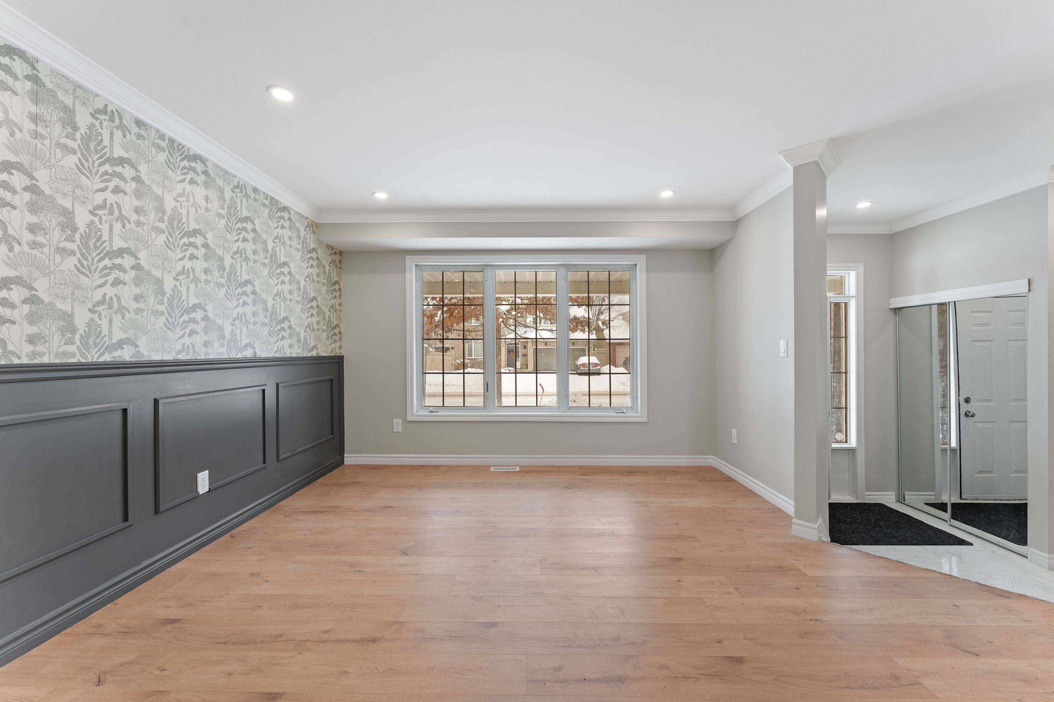 Orleans - Cumberland And Area, ON K4A 4N8,730 Scala AVE