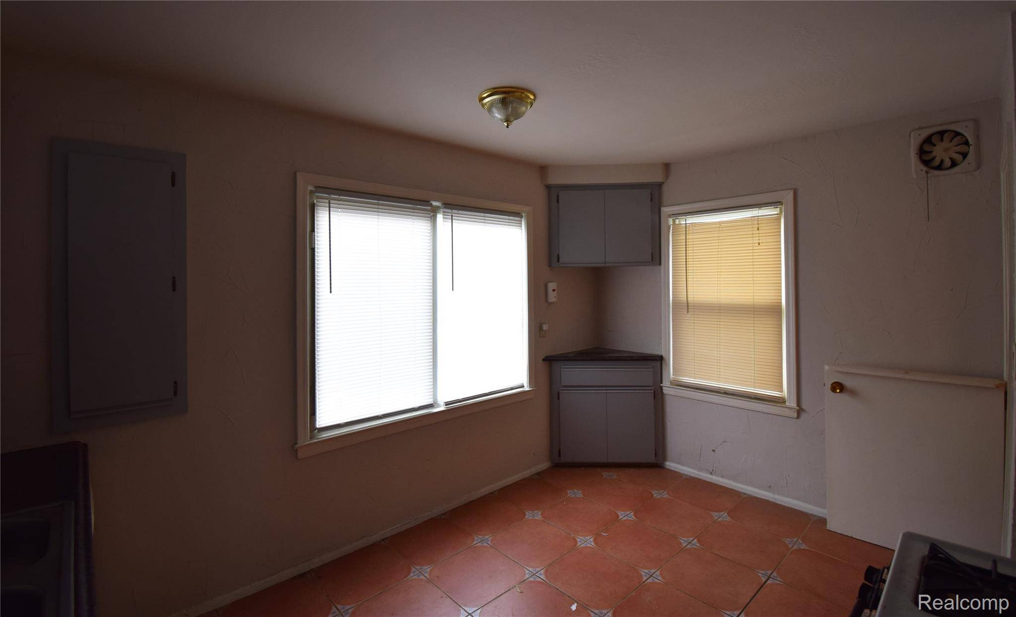 St. Clair Shores, MI 48080,19816 Rosedale ST